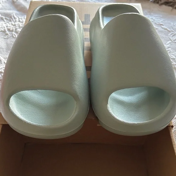 Yeezy Sage Green Mules - Picture 2 of 8